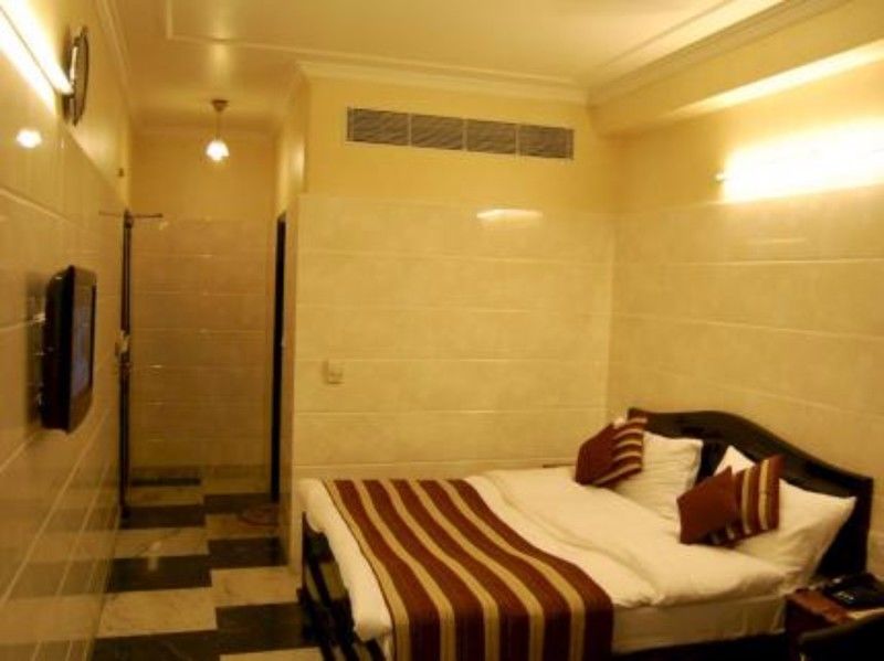 Treebo Trend Singh Sons Karol Bagh Hotel Nova Deli Exterior foto