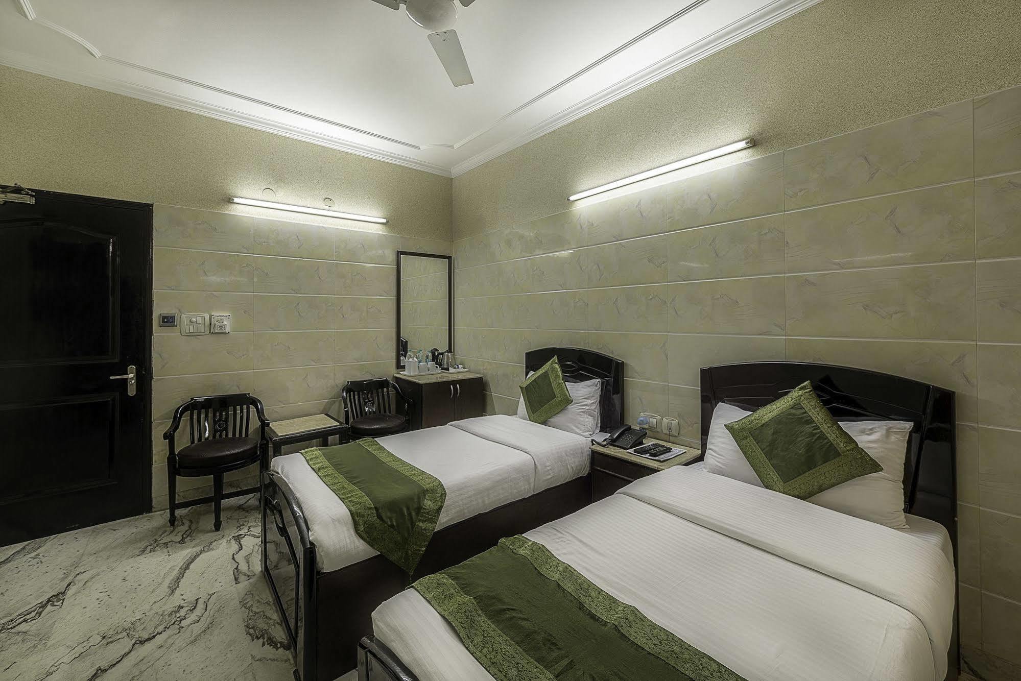 Treebo Trend Singh Sons Karol Bagh Hotel Nova Deli Exterior foto