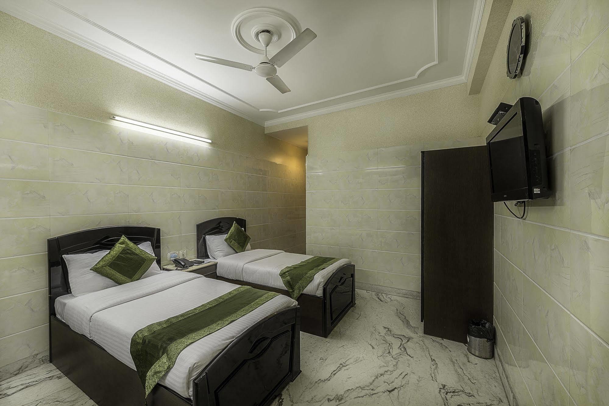 Treebo Trend Singh Sons Karol Bagh Hotel Nova Deli Exterior foto