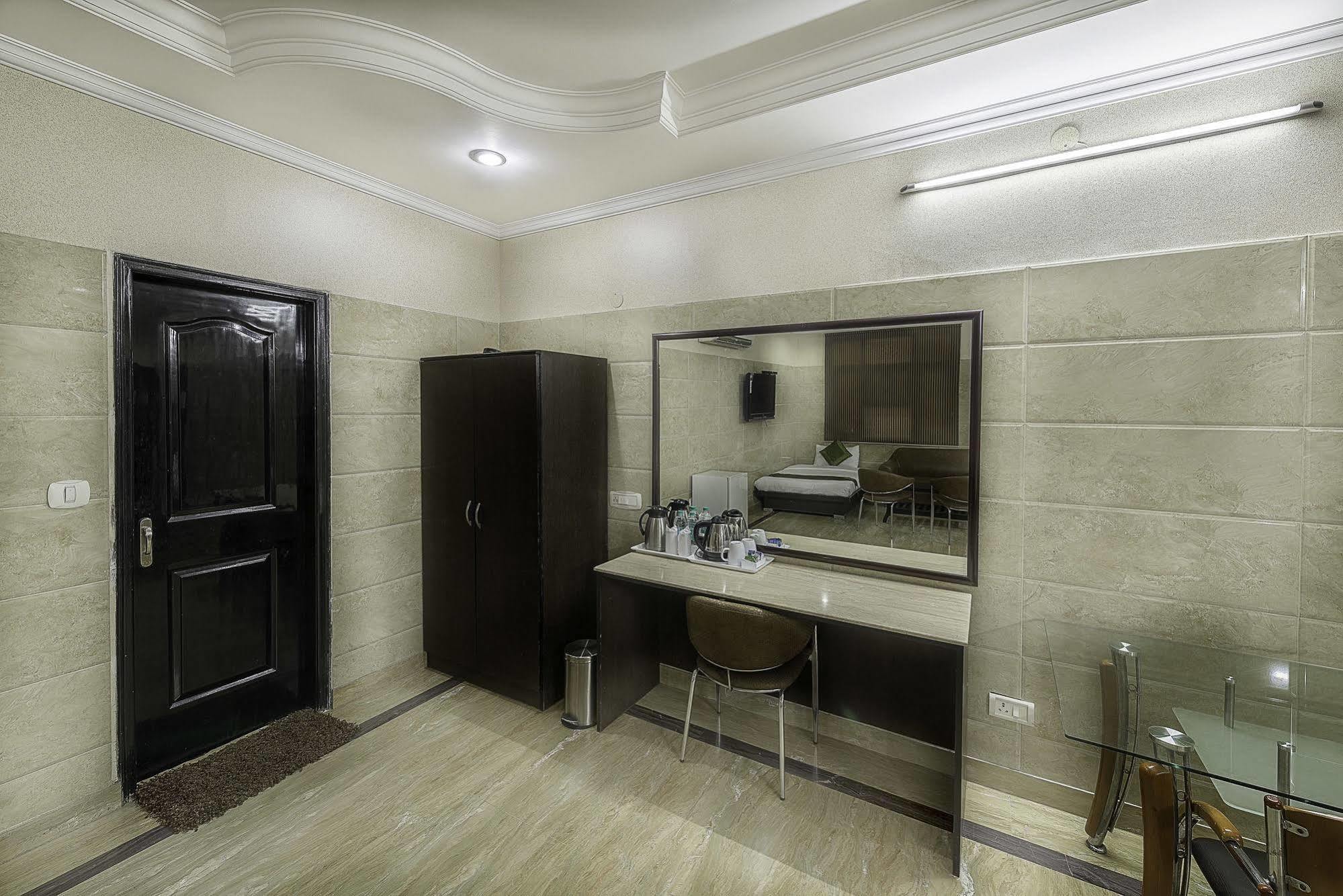 Treebo Trend Singh Sons Karol Bagh Hotel Nova Deli Exterior foto