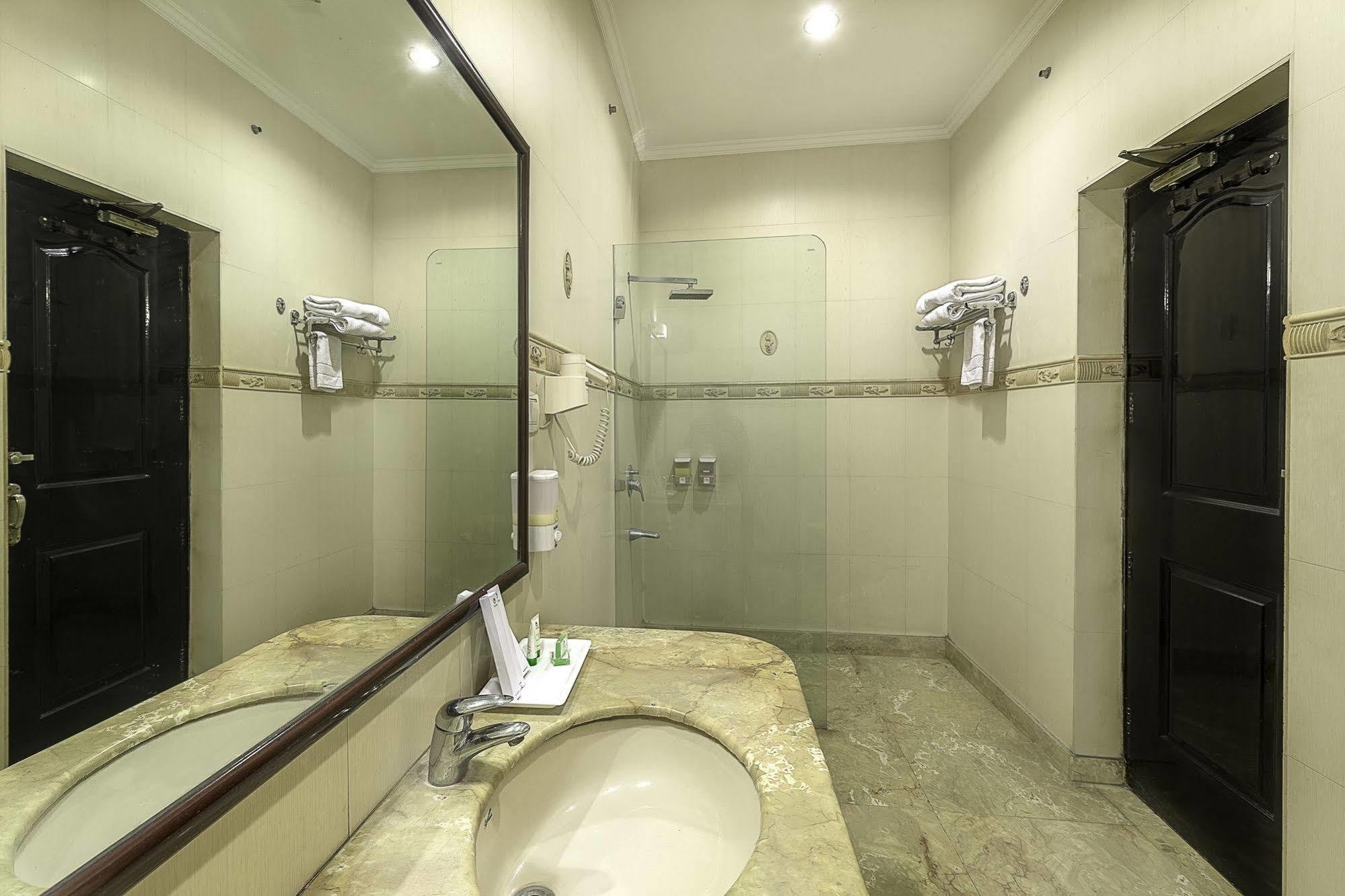 Treebo Trend Singh Sons Karol Bagh Hotel Nova Deli Exterior foto